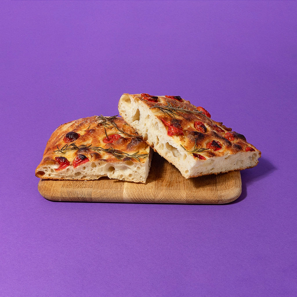 Foccacia z solą i pomidorkami cherry (10 cm x 15 cm)